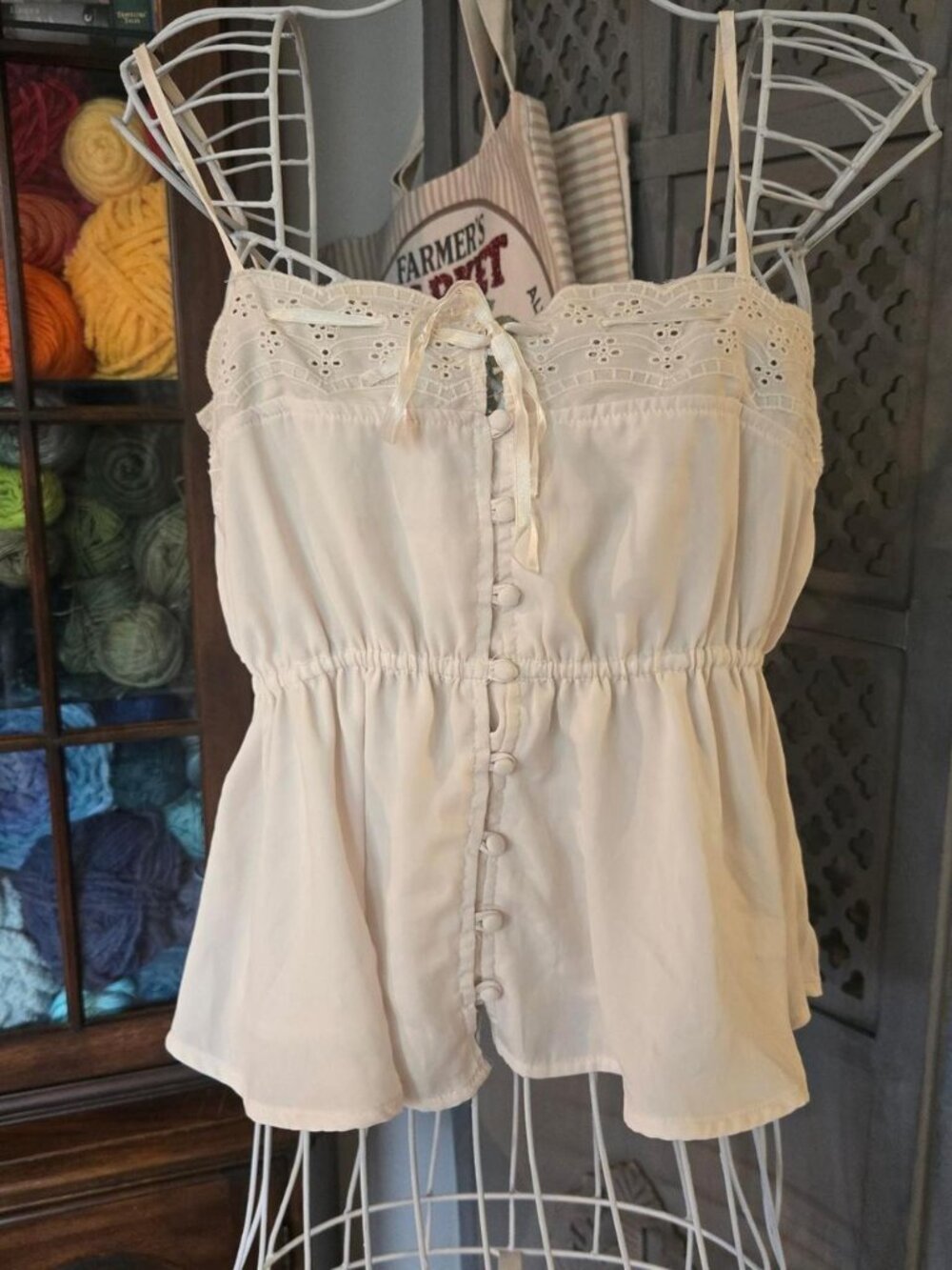 American Eagle cream lace cami